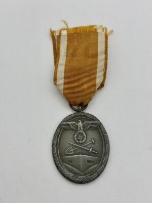 WW2 German West Wall Medal (Deutsches Schutzwall-Ehrenzeichen)