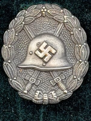 Original 1939 Silver Wound Badge – Early Buntmetall