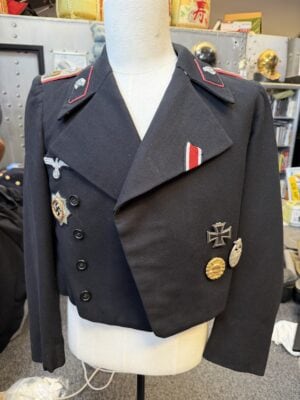 Original Panzer Regiment 10 Panzerjacke Oberleutnant German Cross in Gold