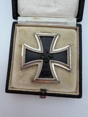 C.F. Zimmermann Iron Cross 1st Class 1939 maker 20 cased