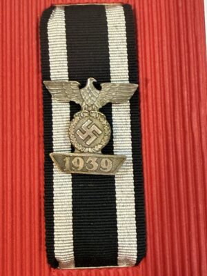 1939 Iron Cross Repeat Clasp – L/52 Marked, 24 × 24 mm